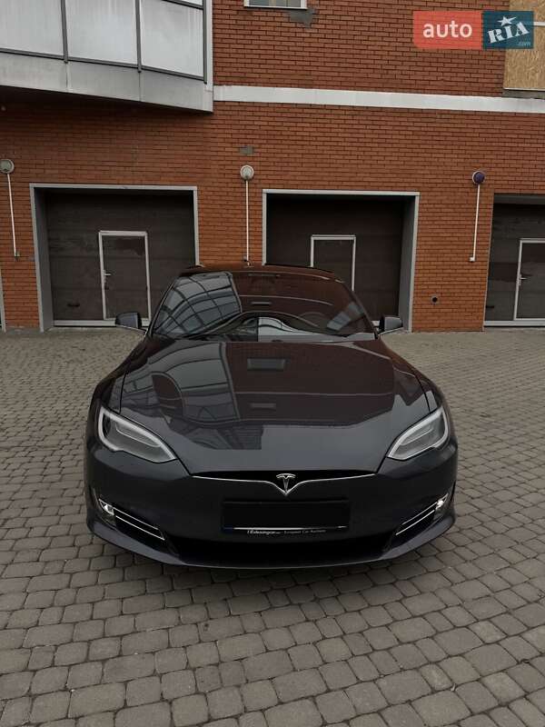Лифтбек Tesla Model S 2018 в Харькове