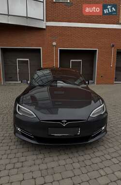 Лифтбек Tesla Model S 2018 в Харькове