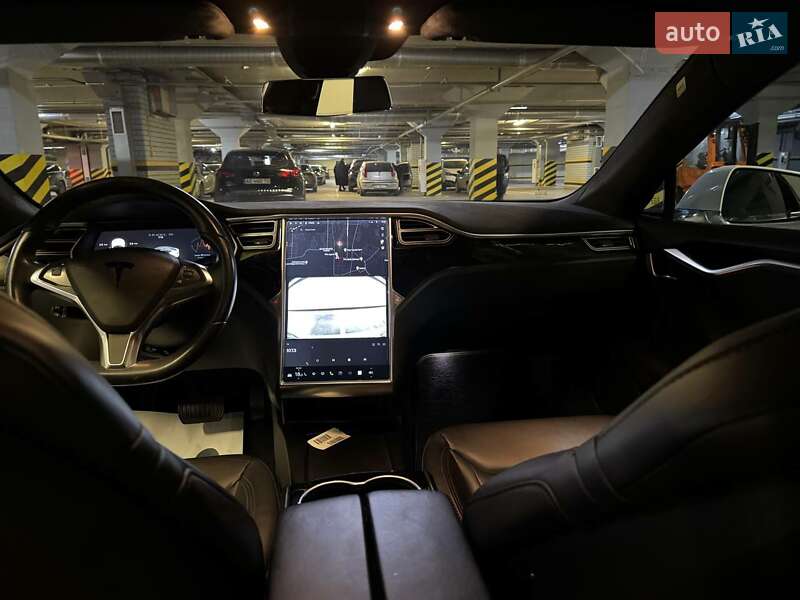 Лифтбек Tesla Model S 2016 в Днепре