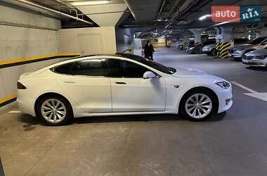 Лифтбек Tesla Model S 2016 в 