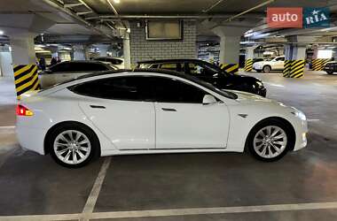 Лифтбек Tesla Model S 2016 в 