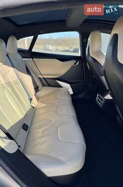 Ліфтбек Tesla Model S 2015 в 