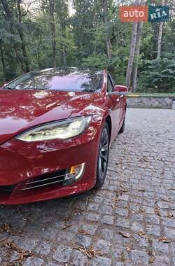 Лифтбек Tesla Model S 2017 в Каневе