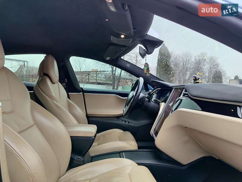 Ліфтбек Tesla Model S 2017 в Сквирі