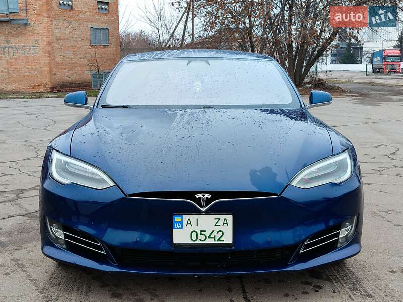 Ліфтбек Tesla Model S 2017 в Сквирі