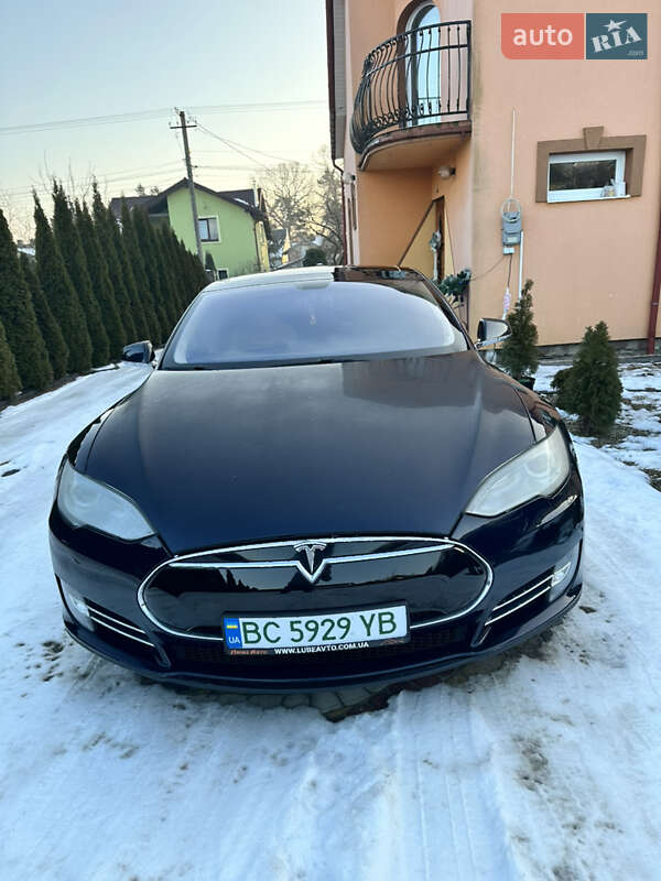 Лифтбек Tesla Model S 2014 в Львове