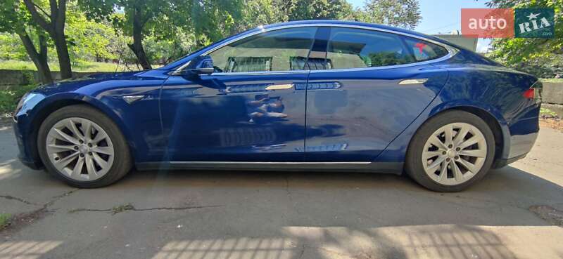 Ліфтбек Tesla Model S 2016 в Кривому Розі