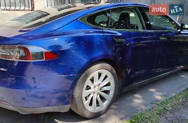 Ліфтбек Tesla Model S 2016 в Кривому Розі