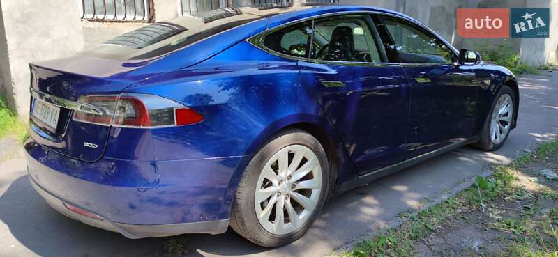 Ліфтбек Tesla Model S 2016 в Кривому Розі