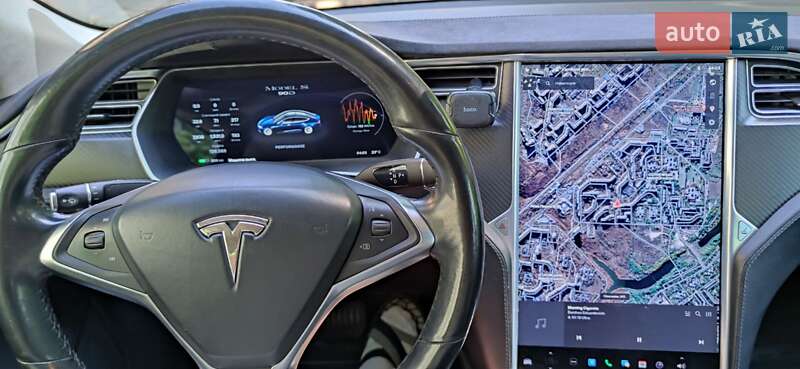 Ліфтбек Tesla Model S 2016 в Кривому Розі