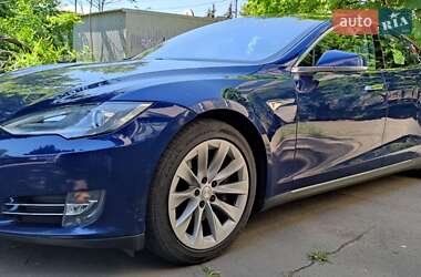 Лифтбек Tesla Model S 2016 в 