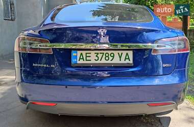 Ліфтбек Tesla Model S 2016 в Кривому Розі