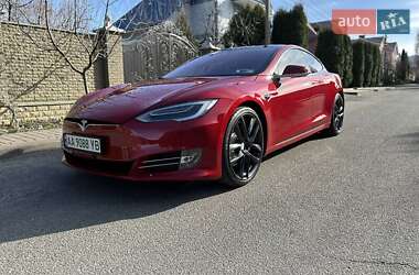 Лифтбек Tesla Model S 2017 в Киеве