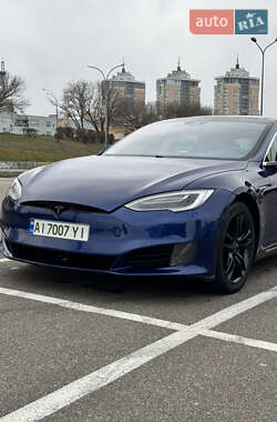 Лифтбек Tesla Model S 2016 в Киеве