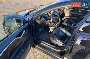 Лифтбек Tesla Model S 2014 в 