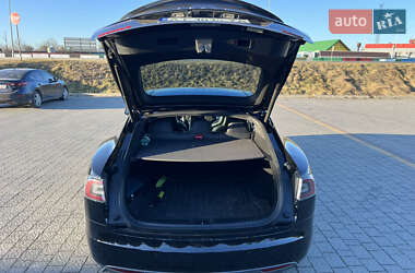 Лифтбек Tesla Model S 2014 в 