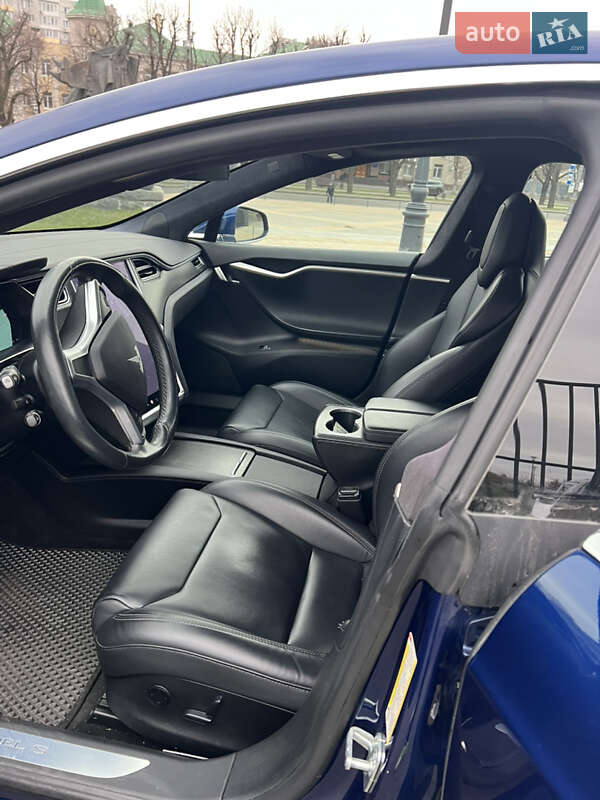 Лифтбек Tesla Model S 2017 в Черкассах