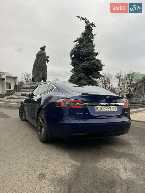 Лифтбек Tesla Model S 2017 в Черкассах