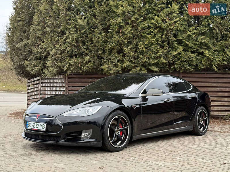 Лифтбек Tesla Model S 2016 в 