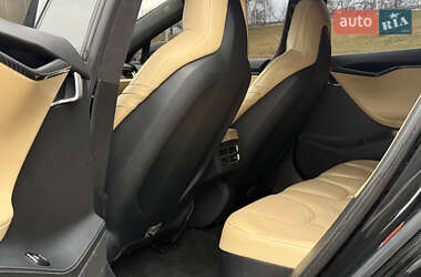 Лифтбек Tesla Model S 2016 в 