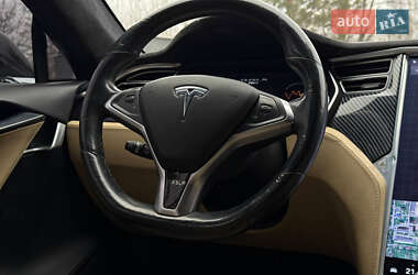 Лифтбек Tesla Model S 2016 в 