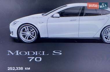 Ліфтбек Tesla Model S 2014 в Києві