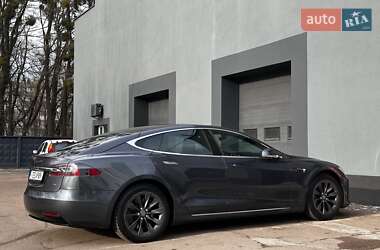 Лифтбек Tesla Model S 2016 в Киеве