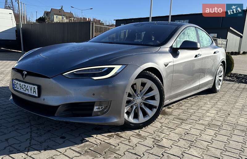 Лифтбек Tesla Model S 2016 в 
