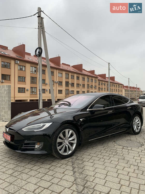 Ліфтбек Tesla Model S 2019 в Львові