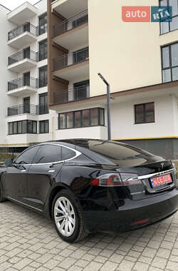 Лифтбек Tesla Model S 2019 в 