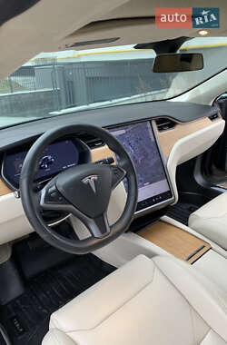Лифтбек Tesla Model S 2019 в 