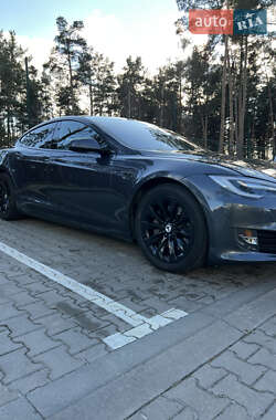 Лифтбек Tesla Model S 2016 в 