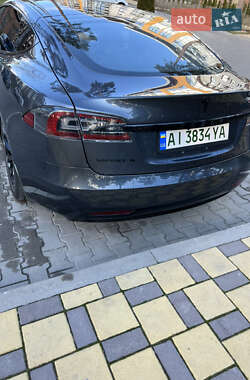 Лифтбек Tesla Model S 2016 в 