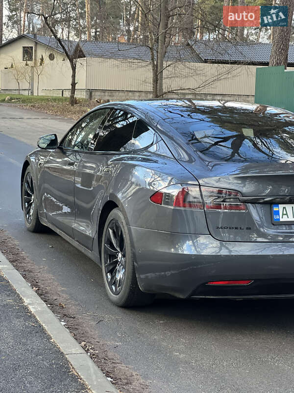 Ліфтбек Tesla Model S 2016 в Гостомелі