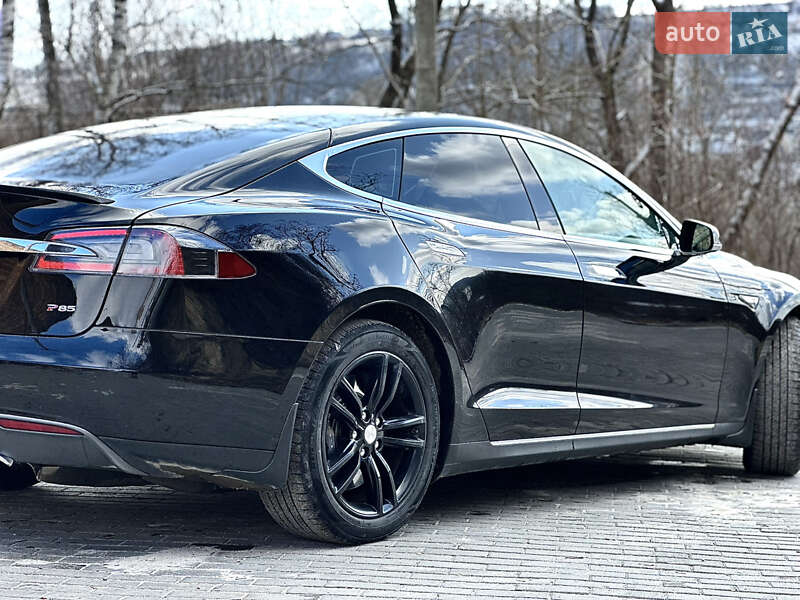 Лифтбек Tesla Model S 2014 в Тернополе фото 10 Лифтбек Tesla Model S 2014 в Тернополе