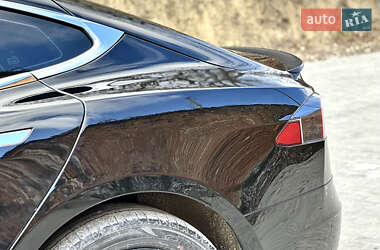 Лифтбек Tesla Model S 2014 в 