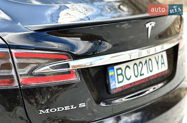 Лифтбек Tesla Model S 2014 в 
