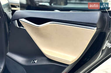 Лифтбек Tesla Model S 2014 в 