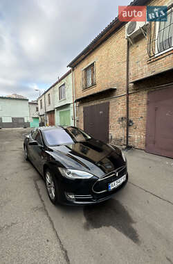 Лифтбек Tesla Model S 2014 в Киеве