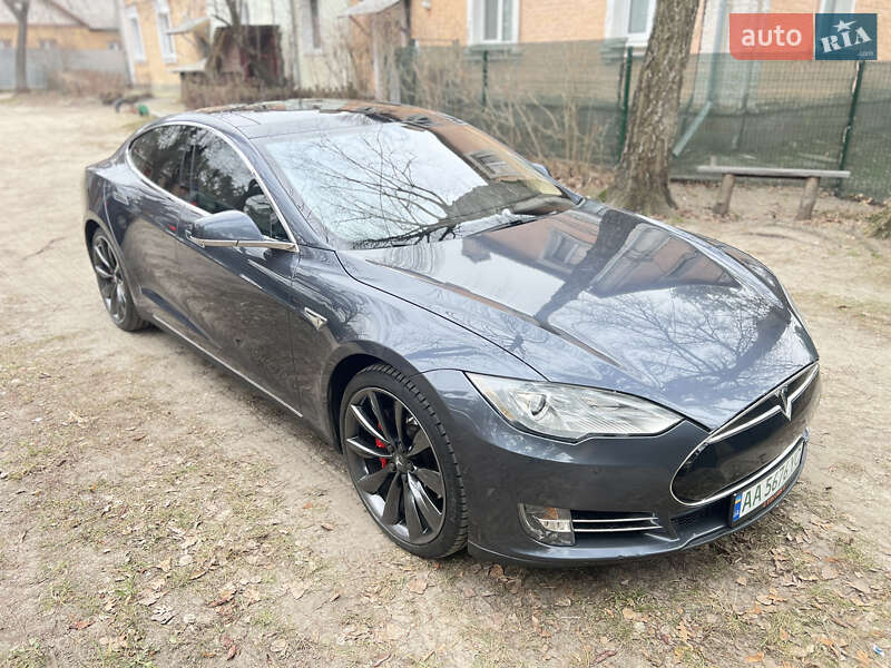 Лифтбек Tesla Model S 2014 в Киеве