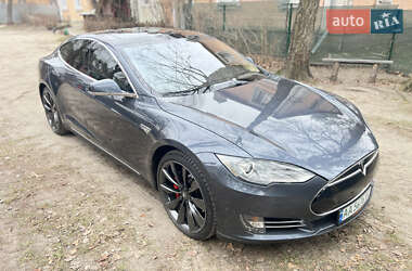 Лифтбек Tesla Model S 2014 в Киеве