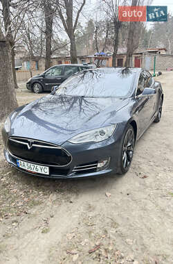 Лифтбек Tesla Model S 2014 в Киеве