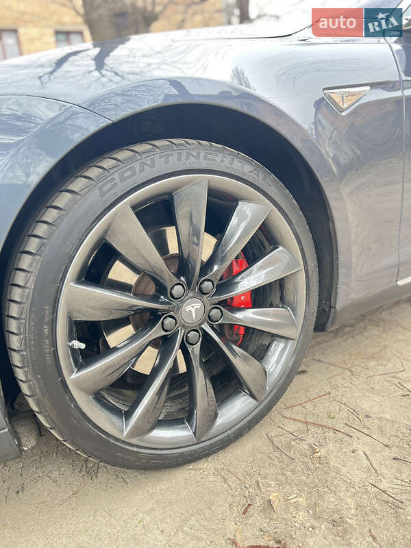 Лифтбек Tesla Model S 2014 в Киеве