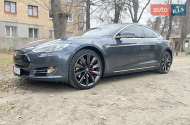 Лифтбек Tesla Model S 2014 в Киеве