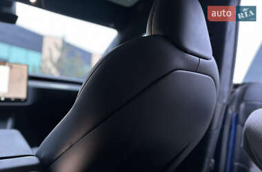 Лифтбек Tesla Model S 2021 в 