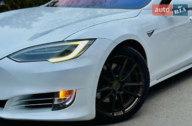 Лифтбек Tesla Model S 2018 в 