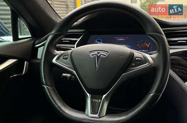 Лифтбек Tesla Model S 2016 в Львове