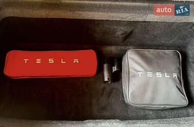Лифтбек Tesla Model S 2020 в 