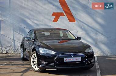 Лифтбек Tesla Model S 2014 в 