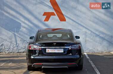 Лифтбек Tesla Model S 2014 в 